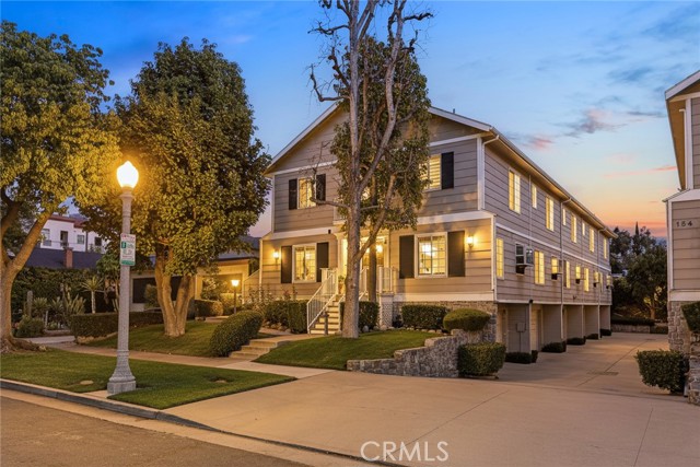 154 N Meridith Avenue, Pasadena CA: https://media.crmls.org/medias/bfd89a57-9d85-441f-839f-10ec4e1286e8.jpg