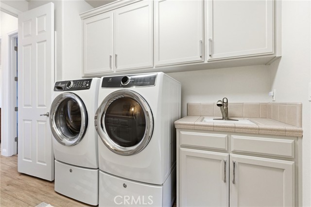 Detail Gallery Image 34 of 66 For 170 W Pioneer Way, Hanford,  CA 93230 - 4 Beds | 3 Baths