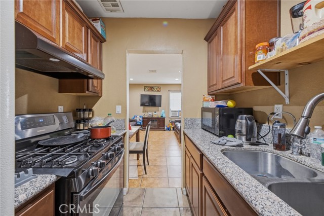 Detail Gallery Image 8 of 31 For 6937 Fairfax, San Bernardino,  CA 92404 - 3 Beds | 1/1 Baths