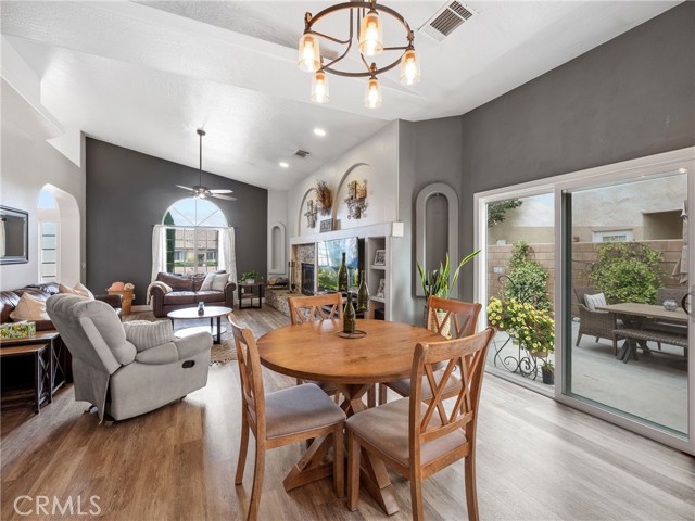 Detail Gallery Image 12 of 43 For 13290 Country Club Dr, Victorville,  CA 92395 - 3 Beds | 2 Baths