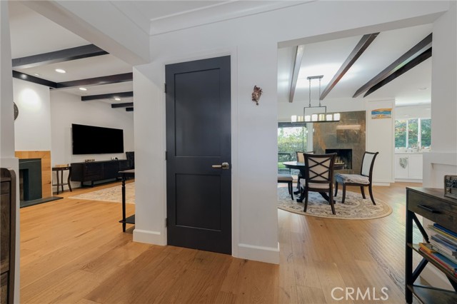 2528 N Orchard Drive, Burbank CA: https://media.crmls.org/medias/bfda9a1f-acb6-43d2-942b-166f9fca9b07.jpg