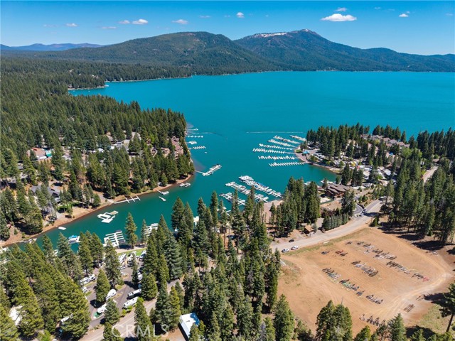 Detail Gallery Image 4 of 50 For 445 Cedar Cir, Lake Almanor,  CA 96137 - 3 Beds | 1/1 Baths