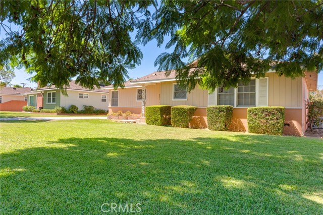 6831 Coronado Way, Riverside CA: https://media.crmls.org/medias/bfdb24a6-d8e2-418c-83bf-c36e2e31c397.jpg