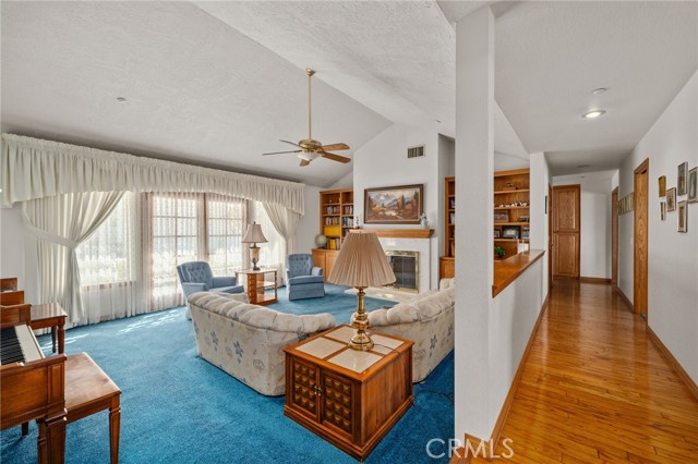 Detail Gallery Image 10 of 45 For 1725 S Elderberry, Ontario,  CA 91762 - 3 Beds | 3 Baths