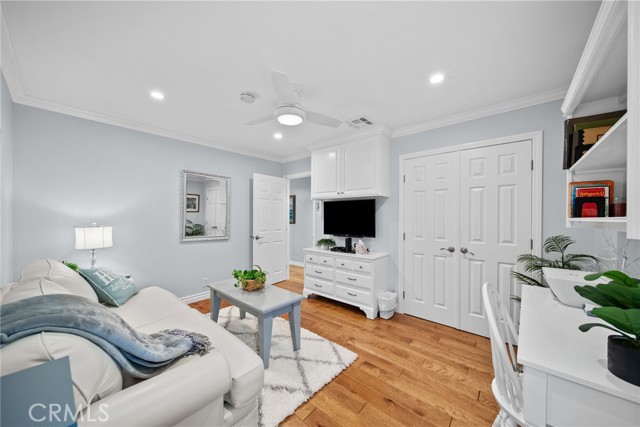 Detail Gallery Image 18 of 31 For 22907 Leonora, Woodland Hills,  CA 91367 - 2 Beds | 2 Baths