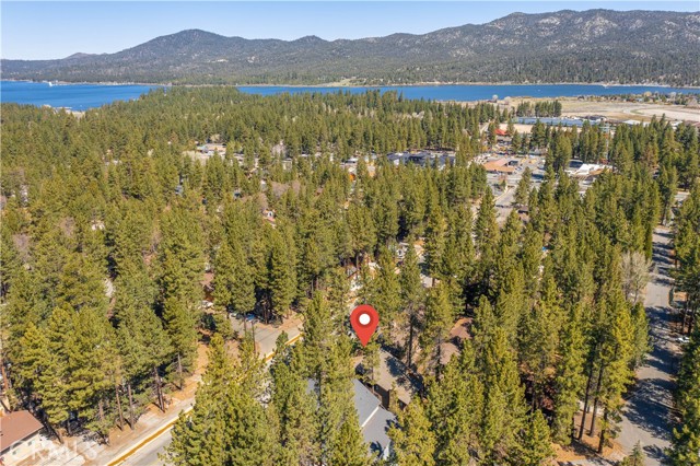 Detail Gallery Image 22 of 31 For 667 Summit Bld #4,  Big Bear Lake,  CA 92315 - 3 Beds | 2 Baths