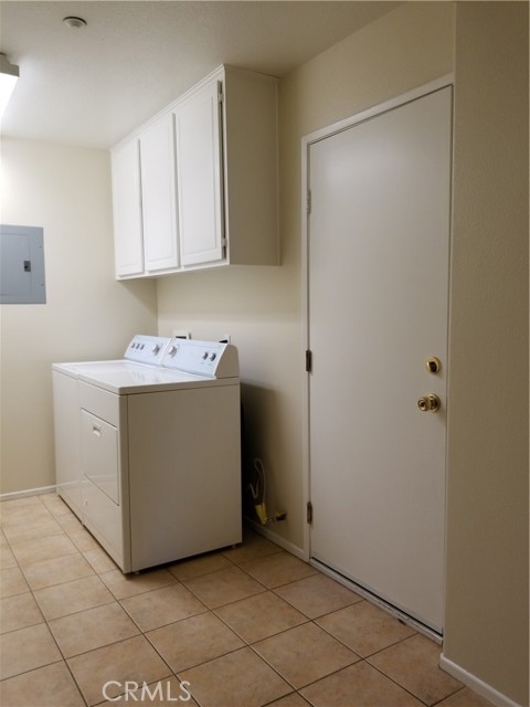 26 Daffodil, Irvine CA: https://media.crmls.org/medias/bfdcb6d8-04b2-4cad-8080-dea89b000f03.jpg