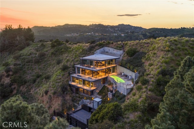 Detail Gallery Image 43 of 52 For 2917 Durand Dr, Los Angeles,  CA 90068 - 3 Beds | 2/1 Baths