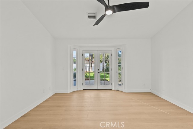 Image 25 of 35 For 25072 Atwood