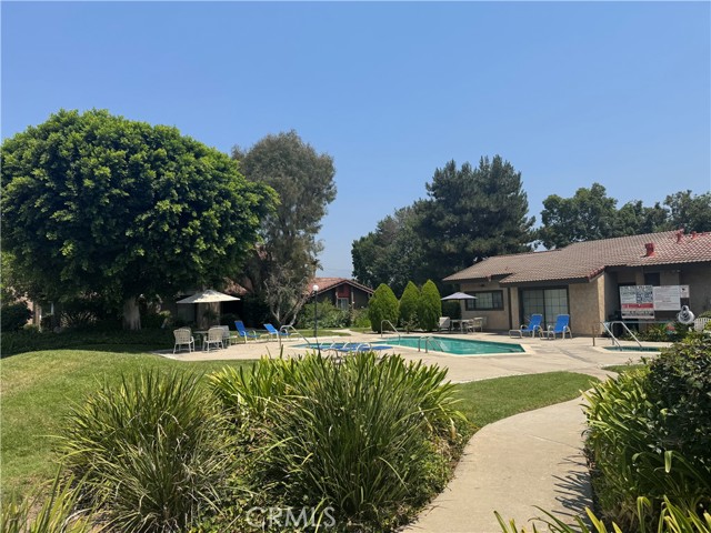 189 S Hollenbeck Ave, Covina CA: https://media.crmls.org/medias/bfdd8296-656f-4ffa-b91c-6c6741406e08.jpg