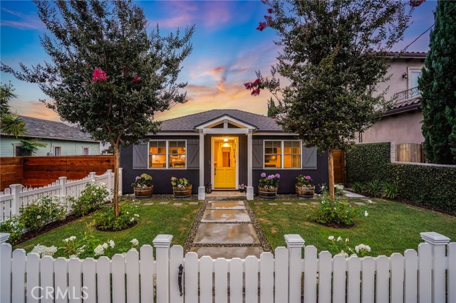 2002 Robinson Street, Redondo Beach, California 90278, 3 Bedrooms Bedrooms, ,2 BathroomsBathrooms,Residential,Sold,Robinson,PV21181666