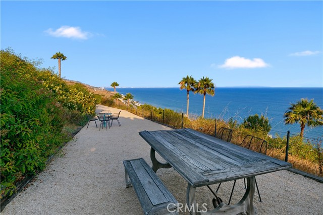 Detail Gallery Image 34 of 45 For 3662 Sweetwater Canyon Dr, Malibu,  CA 90265 - 3 Beds | 2 Baths