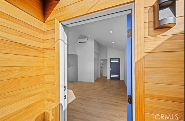 Front Image Thumbnail for CRDW26038066