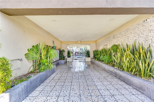 Detail Gallery Image 26 of 36 For 1233 N Laurel Ave #201,  Los Angeles,  CA 90046 - 2 Beds | 2 Baths