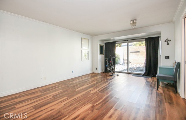 Detail Gallery Image 27 of 57 For 10211 Cliff Dr, Huntington Beach,  CA 92646 - 4 Beds | 3 Baths