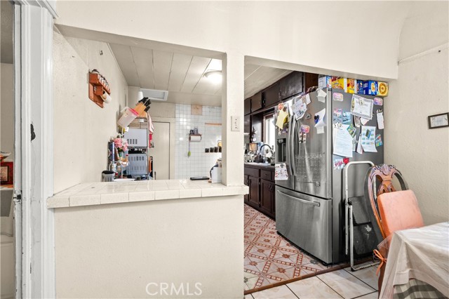 Detail Gallery Image 9 of 31 For 949 Hollins St, Los Angeles,  CA 90023 - 3 Beds | 1 Baths