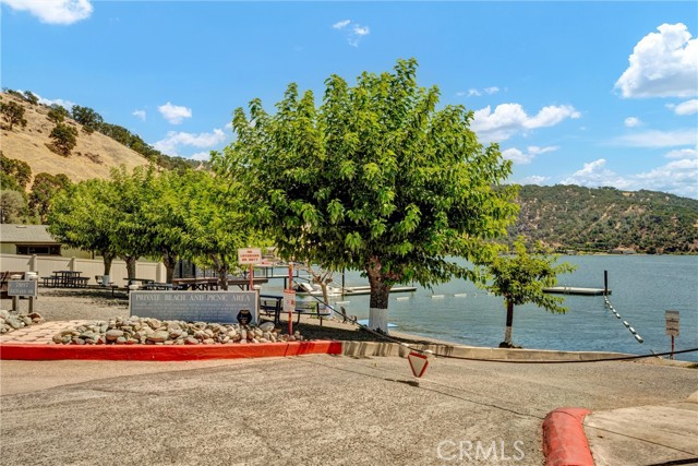 7846 Alston Way, Lucerne CA: https://media.crmls.org/medias/bfdff3ea-d81e-43d6-b9c0-fd91e98bf943.jpg