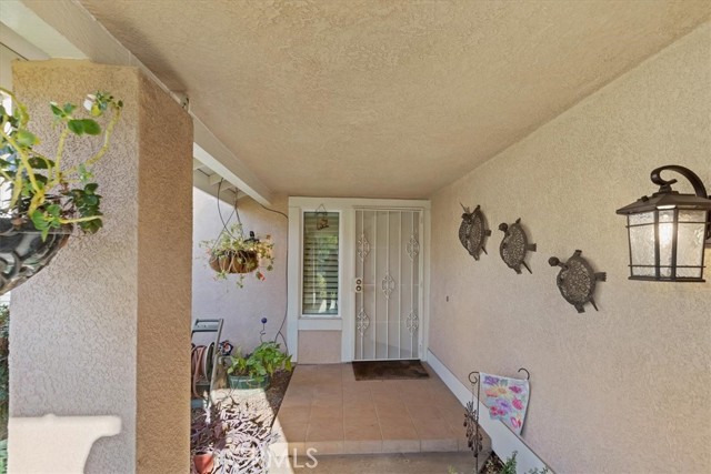 Detail Gallery Image 16 of 55 For 933 High View Dr, Riverside,  CA 92506 - 4 Beds | 2/1 Baths