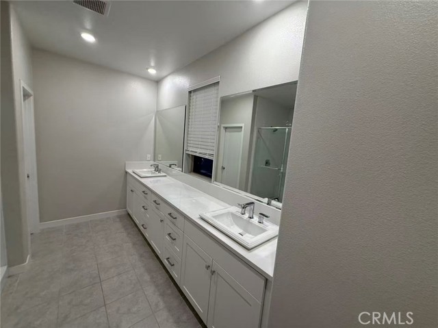 Detail Gallery Image 12 of 17 For 602 Catalonia, Lake Forest,  CA 92630 - 4 Beds | 4 Baths