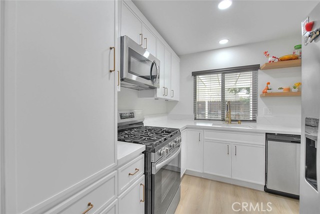 Detail Gallery Image 14 of 39 For 7077 Iris, Rancho Cucamonga,  CA 91739 - 3 Beds | 2 Baths