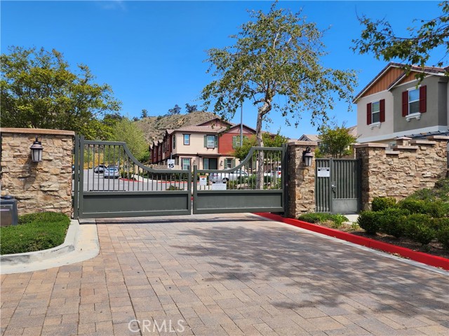 22013 Barrington Way, Saugus CA: https://media.crmls.org/medias/bfe1ba45-8d9f-4a13-976d-2ee2e12c74a5.jpg