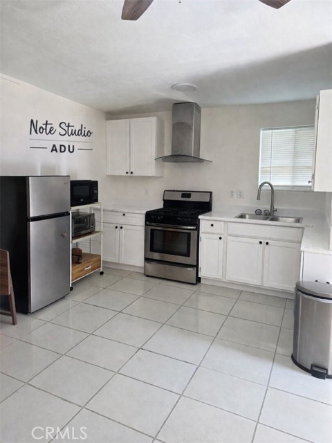 Detail Gallery Image 17 of 19 For 819 E 85th St, Los Angeles,  CA 90001 - 4 Beds | 3 Baths