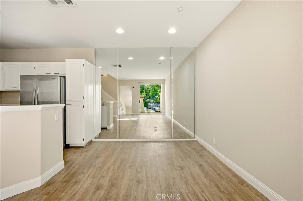 MLS #OC25258887 image #4