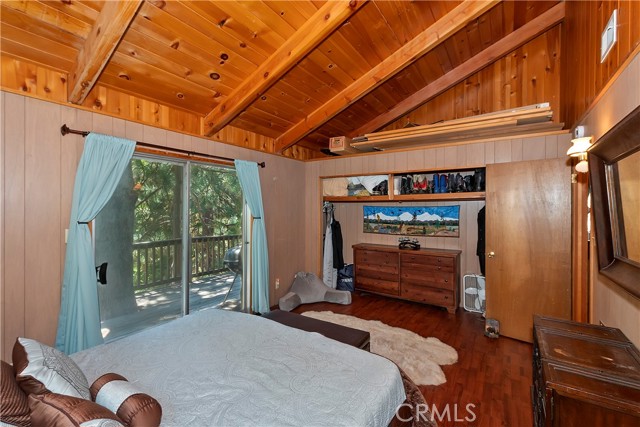 812 Arosa Drive, Crestline CA: https://media.crmls.org/medias/bfe3dda5-1a2b-4ddf-ad65-d10513baf4c6.jpg