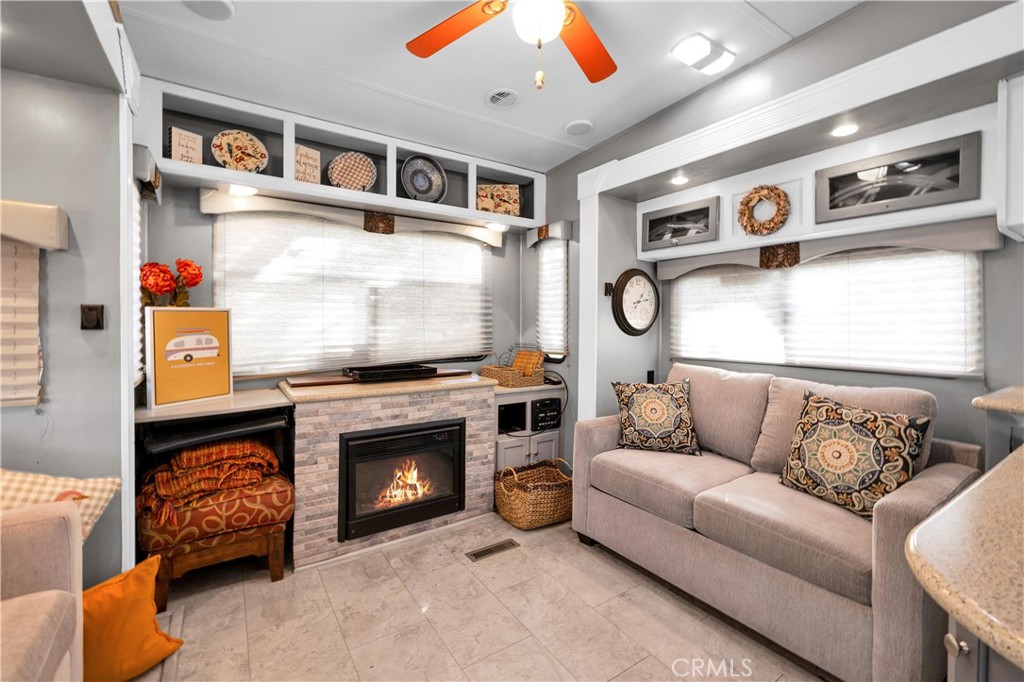 MLS #CV25265417 image #17