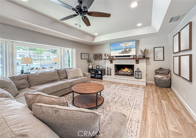 843 Encino Vista Drive, Thousand Oaks CA: https://media.crmls.org/medias/bfe5633d-ff98-459f-8ec1-9f6e56d866e2.jpg