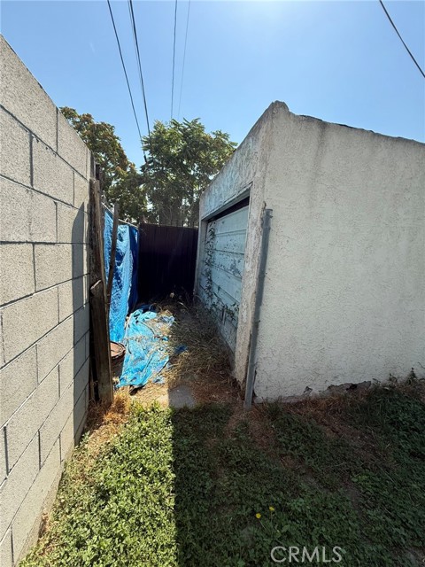 1229 E 89th Street, Los Angeles CA: https://media.crmls.org/medias/bfe5aee3-17db-4baa-9fbd-ca4cdae7afd4.jpg