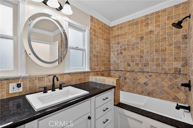 Detail Gallery Image 11 of 16 For 5007 Canoga Avenue, Woodland Hills,  CA 91364 - 3 Beds | 2 Baths