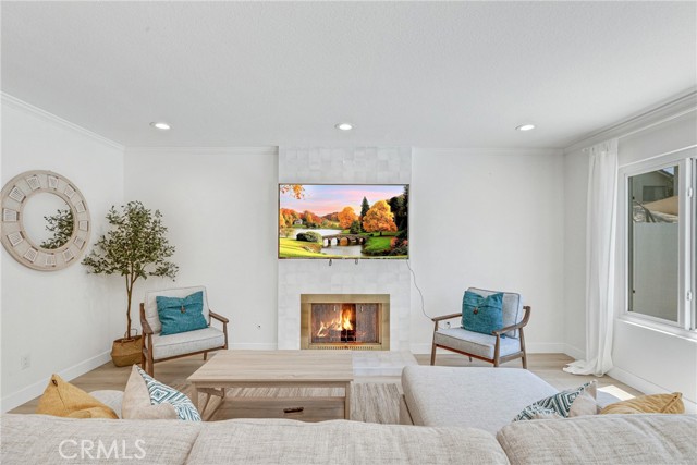 Detail Gallery Image 11 of 19 For 1886 Champlain Dr, Corona,  CA 92878 - 3 Beds | 2/1 Baths