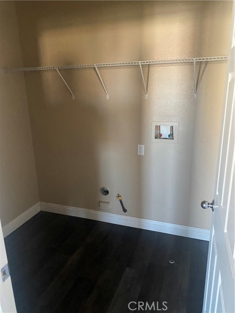 Detail Gallery Image 9 of 13 For 16557 Denham Ln, Victorville,  CA 92395 - 4 Beds | 3 Baths