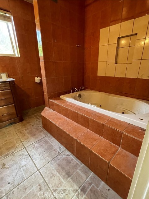 Detail Gallery Image 15 of 20 For 14662 Maclay, –,  CA 91345 - 4 Beds | 2 Baths