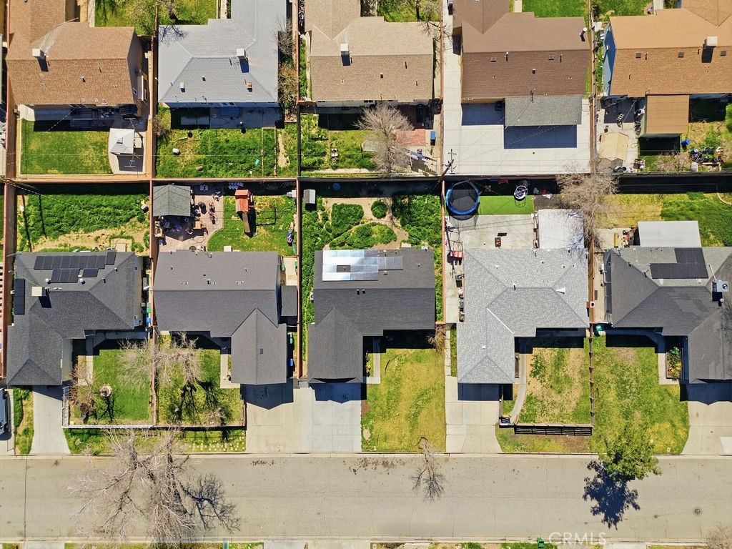 https://media.crmls.org/medias/bfe7c383-f3ec-405b-943e-4a5857a3dd61.jpg?preset=X-Large