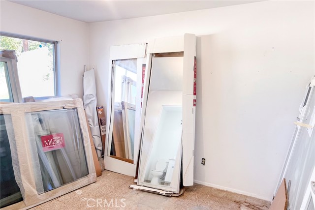 Detail Gallery Image 11 of 18 For 22481 Los Rogues, Saugus,  CA 91350 - 3 Beds | 2 Baths