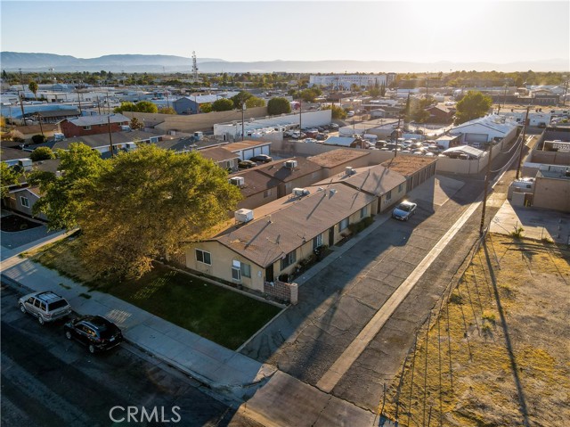 Detail Gallery Image 4 of 31 For 45133 Spearman Ave, Lancaster,  CA 93534 - 6 Beds | 3 Baths