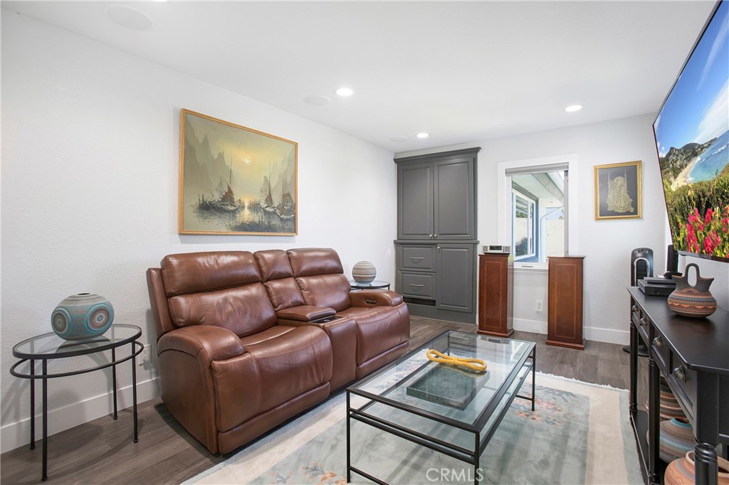 MLS #OC25163421 img 30