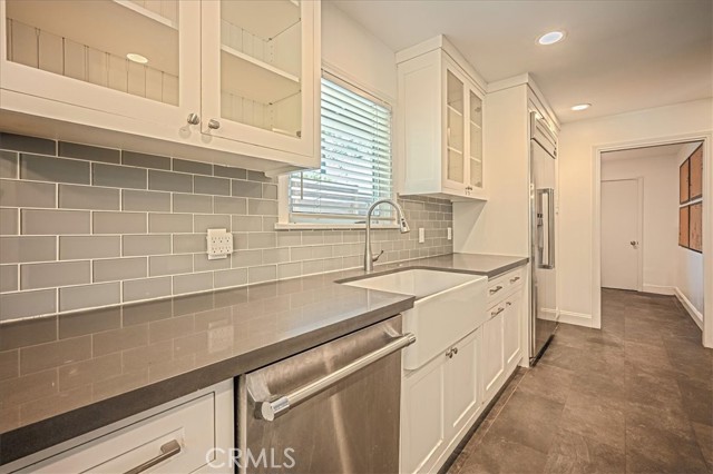 Detail Gallery Image 12 of 37 For 385 E Mendocino St, Altadena,  CA 91001 - 4 Beds | 2/1 Baths