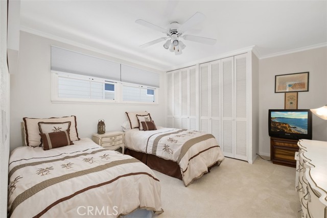 9 N Encino, Laguna Beach CA: https://media.crmls.org/medias/bfeab7d5-24ca-40aa-acdc-688e64eed5b2.jpg
