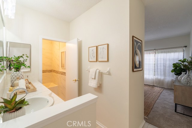 16211 Downey, 92 photo 15