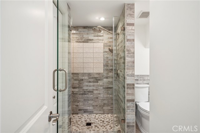 441 1/2 Goldenrod Avenue, Corona del Mar CA: https://media.crmls.org/medias/bfeb4d34-8f57-4348-bcdf-666bf72a2d70.jpg