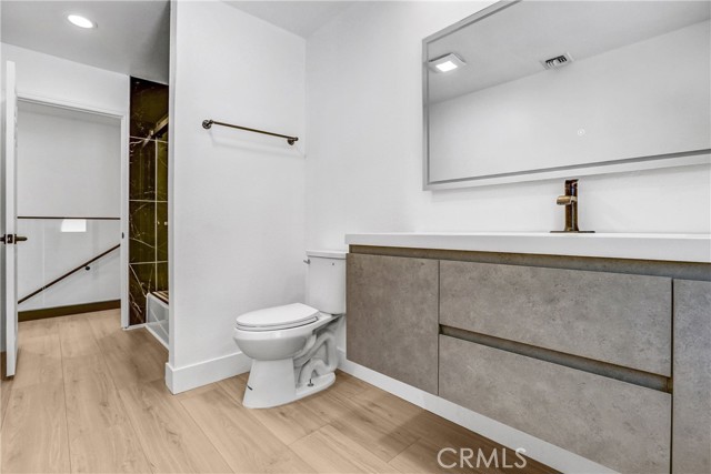Detail Gallery Image 12 of 31 For 24045 Philiprimm St, Woodland Hills,  CA 91367 - 8 Beds | 5 Baths
