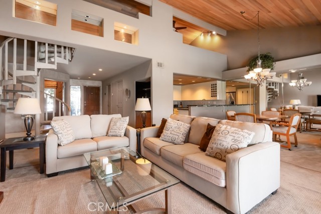 Detail Gallery Image 3 of 35 For 23428 Continental Way, Canyon Lake,  CA 92587 - 3 Beds | 2 Baths