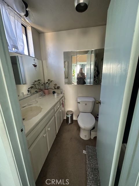 Detail Gallery Image 3 of 13 For 15051 Sherman, Van Nuys,  CA 91405 - 2 Beds | 2 Baths