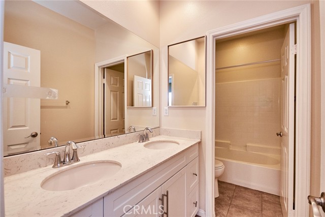Detail Gallery Image 18 of 45 For 2910 E via Terrano, Ontario,  CA 91764 - 3 Beds | 2/1 Baths