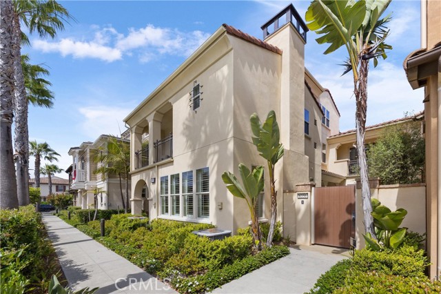 8356 Noelle Drive, Huntington Beach CA: https://media.crmls.org/medias/bfee1cd5-464d-4943-bc1d-afdf81453de2.jpg
