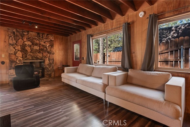 Detail Gallery Image 5 of 25 For 2086 4th Ln, Big Bear City,  CA 92314 - 2 Beds | 1/1 Baths