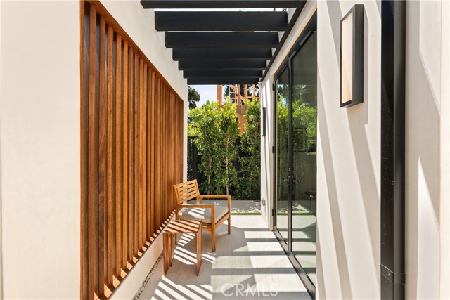 4205 Agnes Avenue, Studio City CA: https://media.crmls.org/medias/bfef4f27-3d82-4b3a-bfa6-778b994dd613.jpg